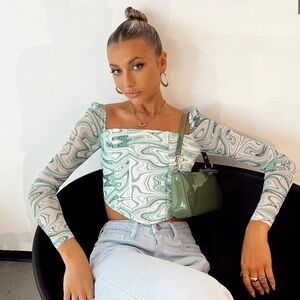 BEVERLY LONG SLEEVE TOP GREEN / WHITE Princess Polly US 2 EU 34 UK 6